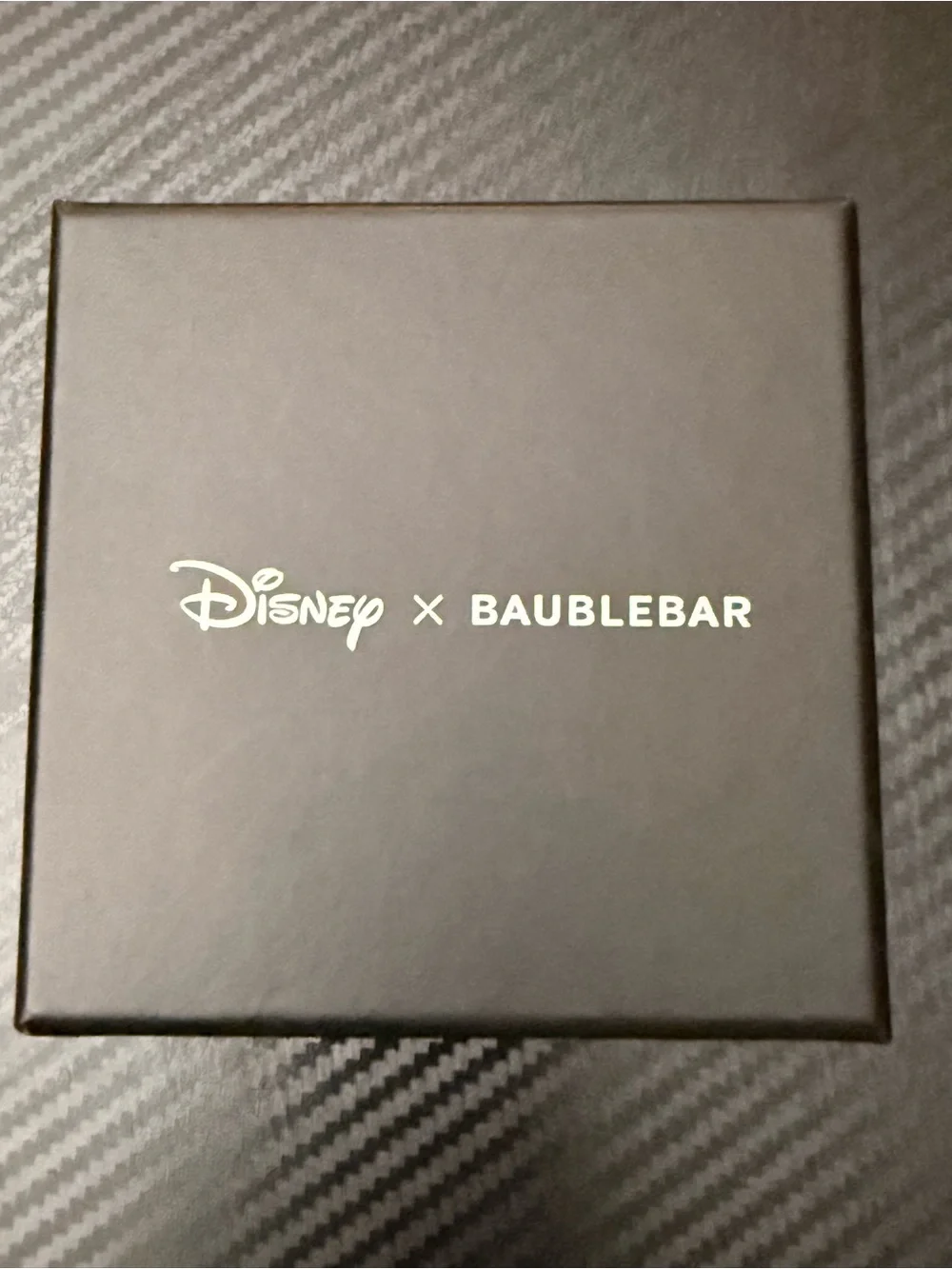 Disney x BaubleBar Minnie Mouse Gold Tone Outline Hoop Earrings.